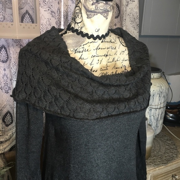 August Silk - Light weight lace knit cowl neck with lace knit sleeve cuffs. - Picture 4 of 11